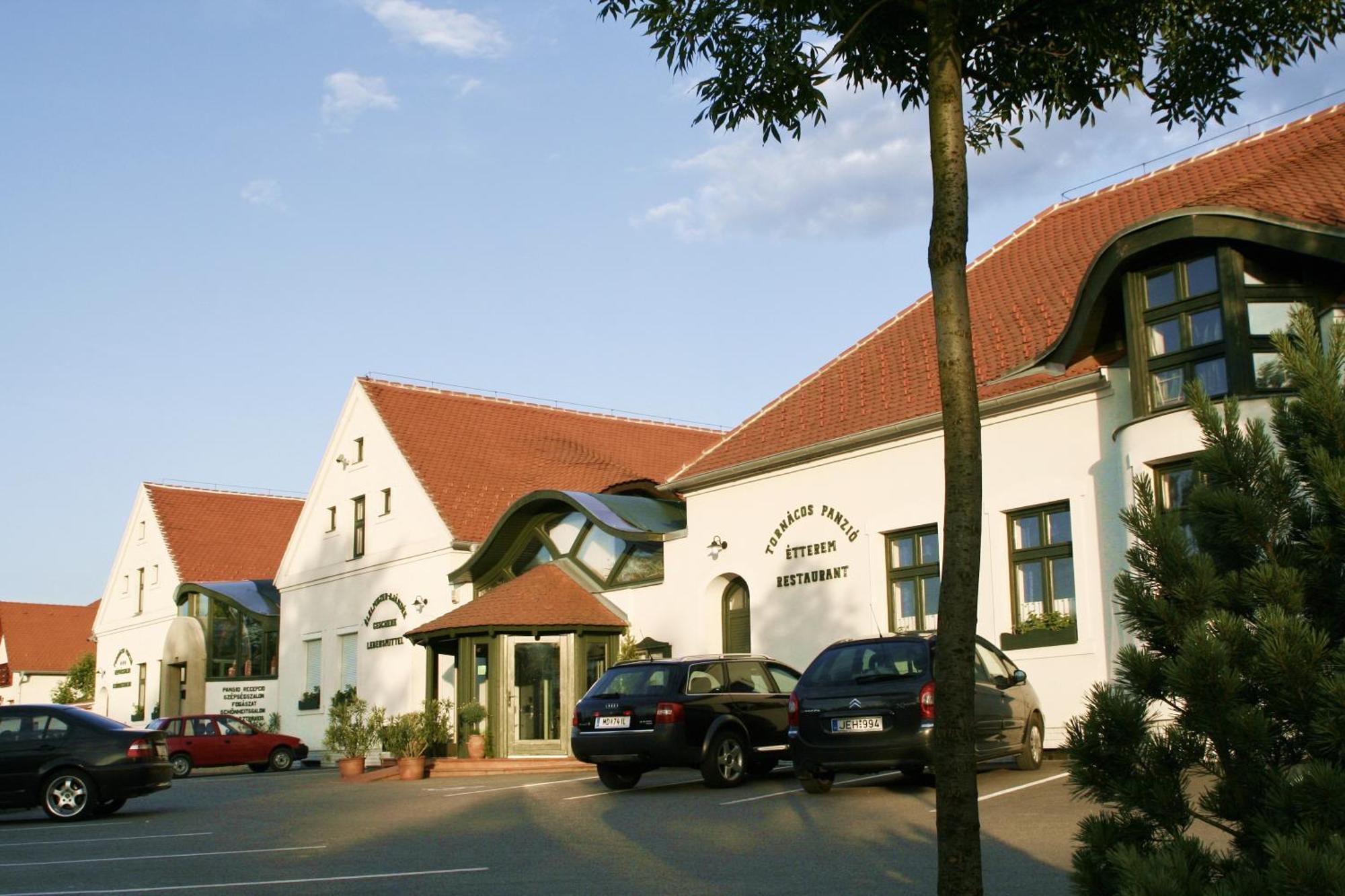 Tornacos Hotel - Hegykő Εξωτερικό φωτογραφία
