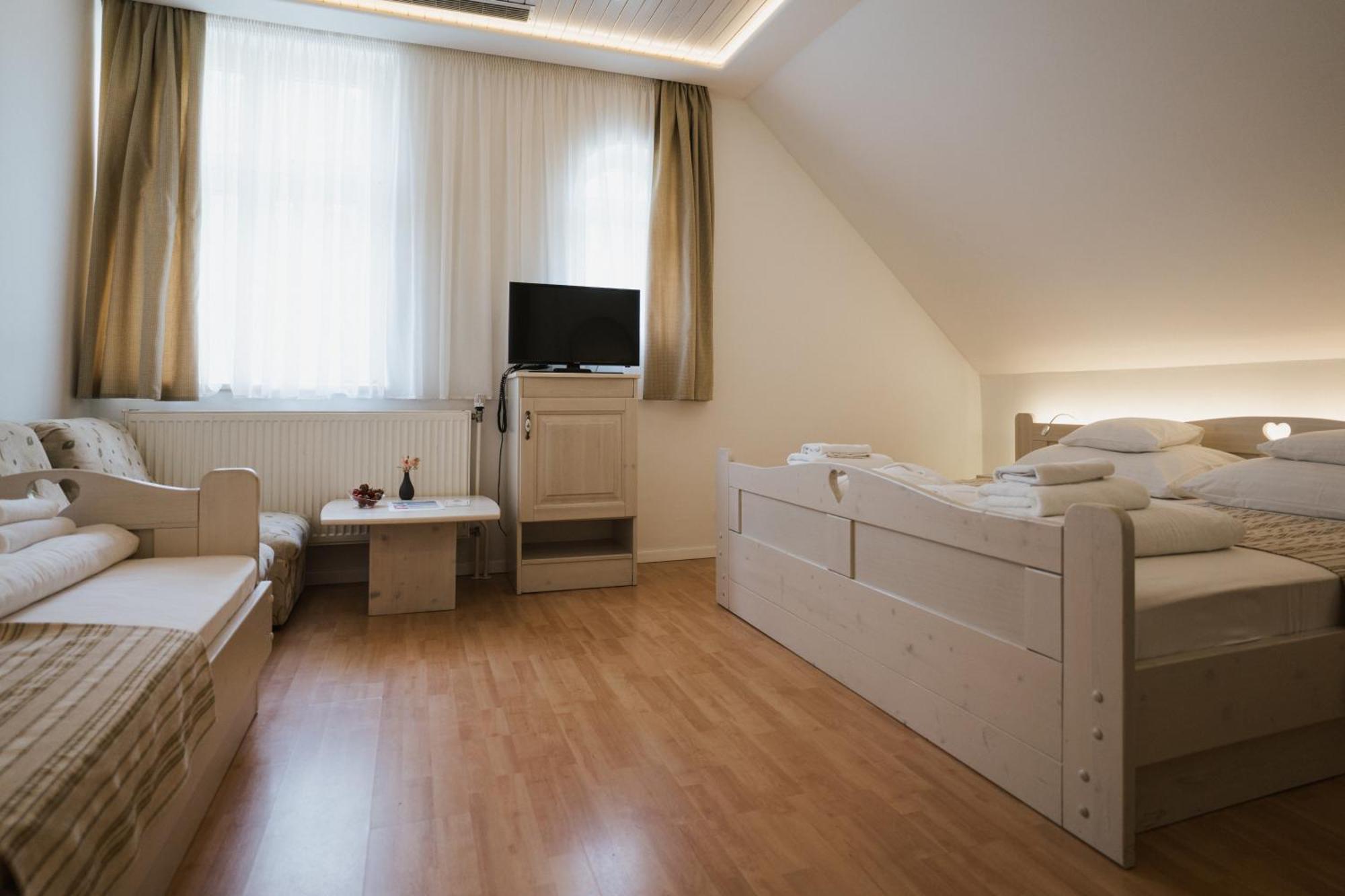 Tornacos Hotel - Hegykő Εξωτερικό φωτογραφία